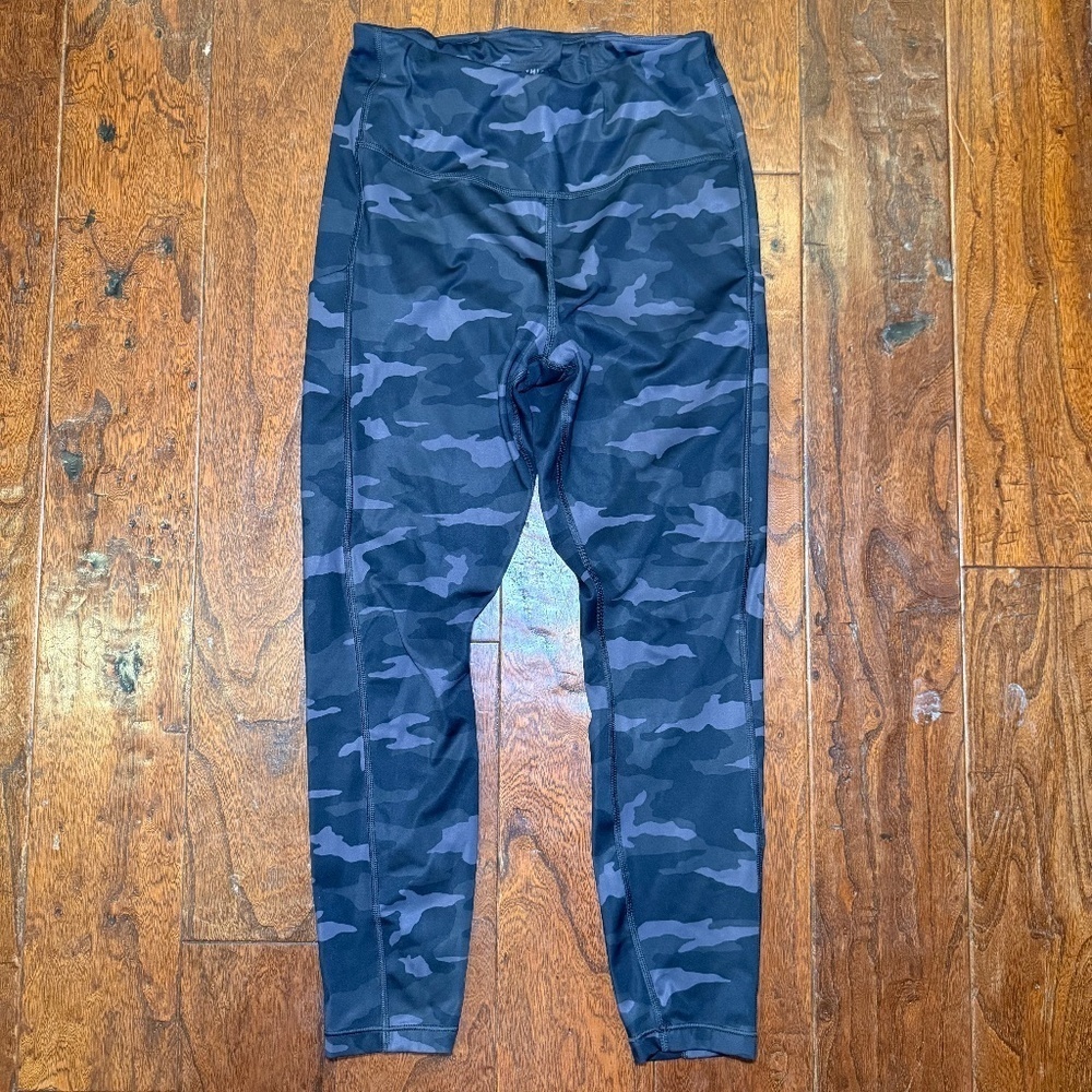 Athleta Ultimate Camo 7/8 Tight Leggings Size M NWOT